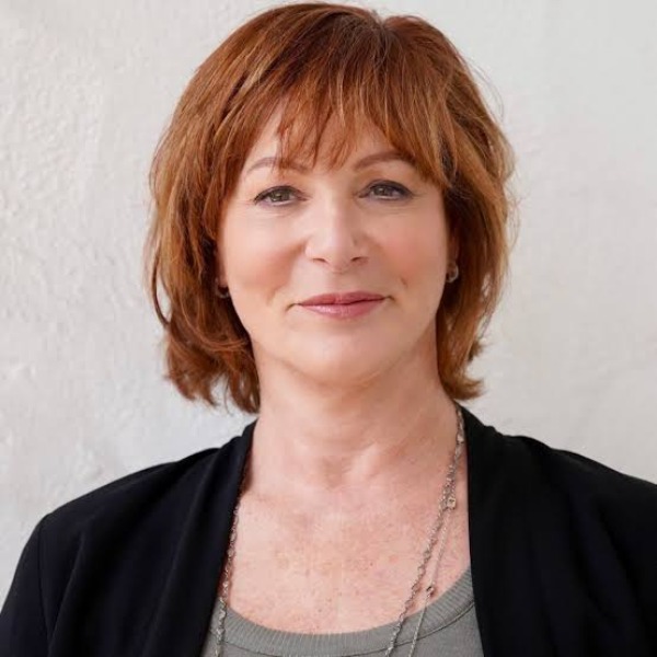 Photo of Lisa Greer